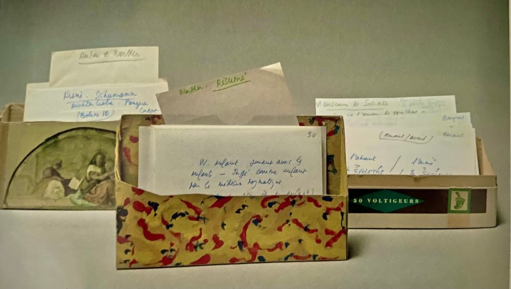 "some of Roland Barthes’s handwritten slips of paper for Fragments d’un discours amoureux in refashioned cigar boxes"